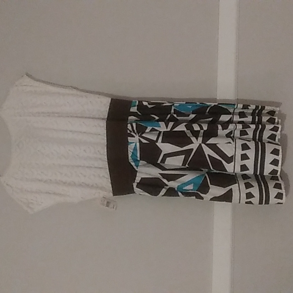 Rabbit rabbit rabbit Designs dress size 10 with white, blue, and dark brown hues - Picture 4 of 5